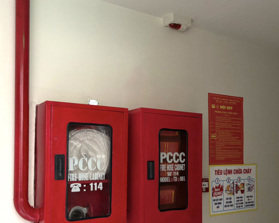 Tủ chữa cháy vách tường gồm những gì